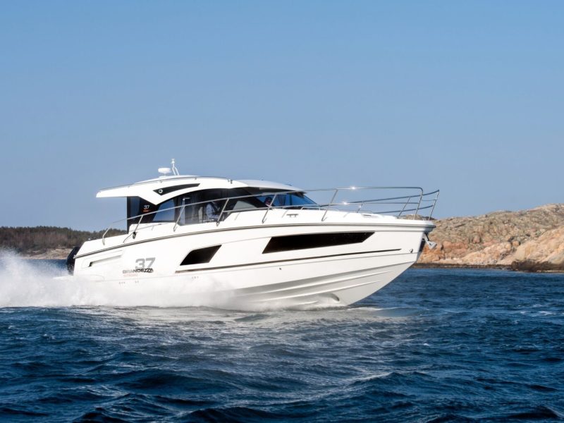 Grandezza 37 Outboard 800hk