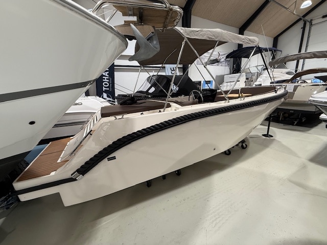 SilverYacht 655