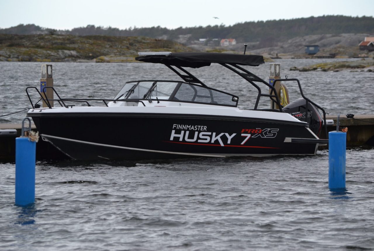 Finnmaster Husky R7 Mercury V8